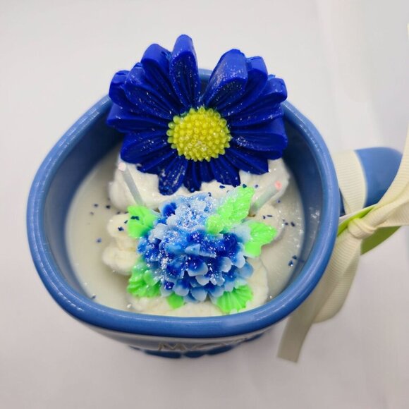 Rae Dunn ✦ MOM Blue Ceramic Mug Candle ✦ Rosemary Lavender Chamomile 16oz NWT - Picture 3 of 10